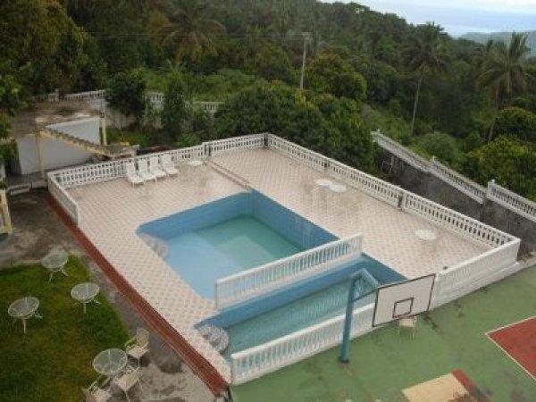 Karthala International Hotel Chindini Exteriör bild