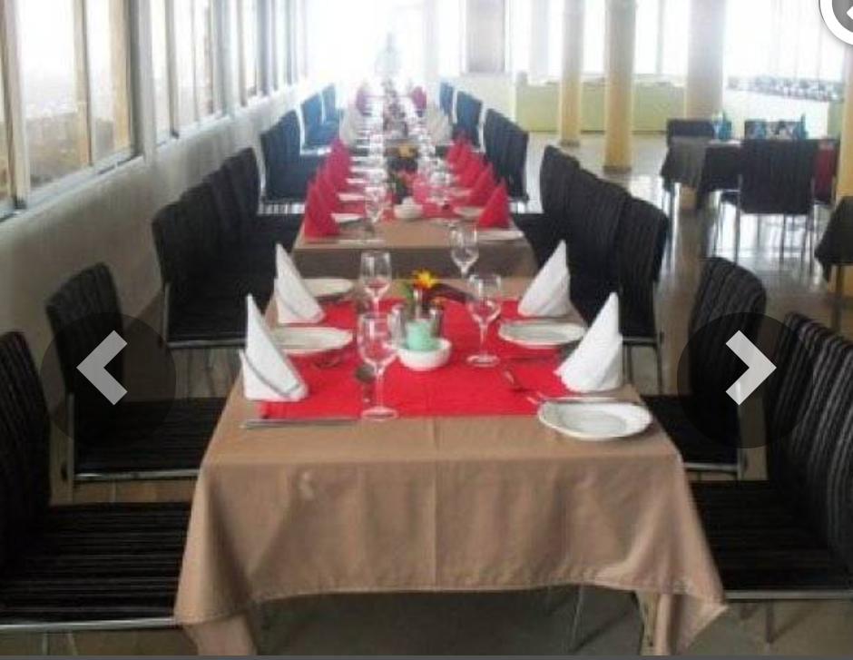 Karthala International Hotel Chindini Exteriör bild